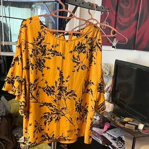 a.n.a Mustard Floral Blouse